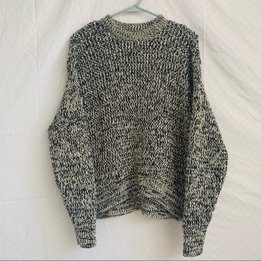 🖤 H&M Black and Cream Sweater